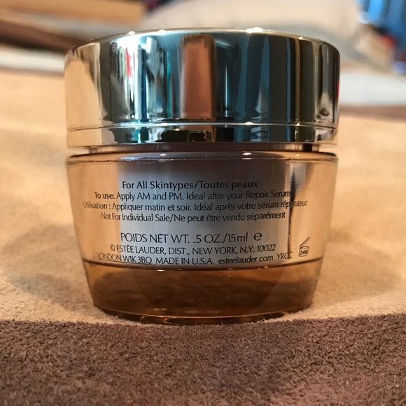 Estée Lauder Revitalizing Supreme Creme - Picture 2 of 2